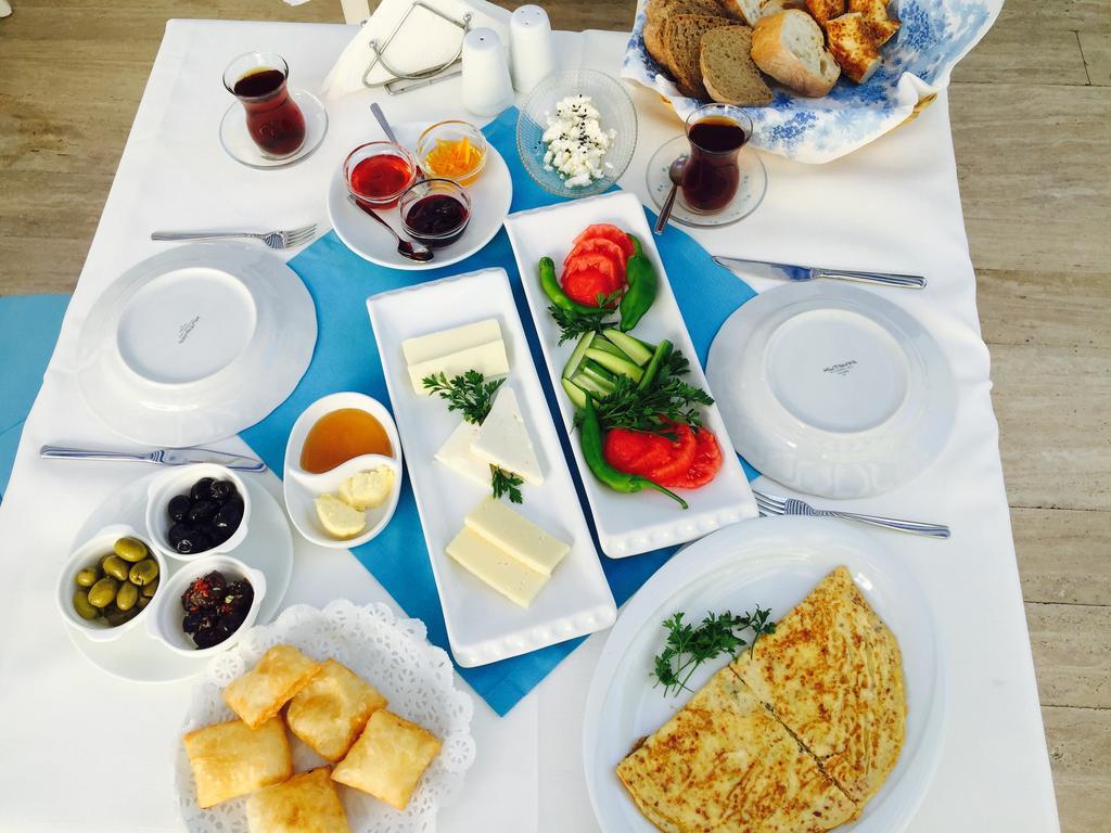Esmana Hotel Bitez Buitenkant foto