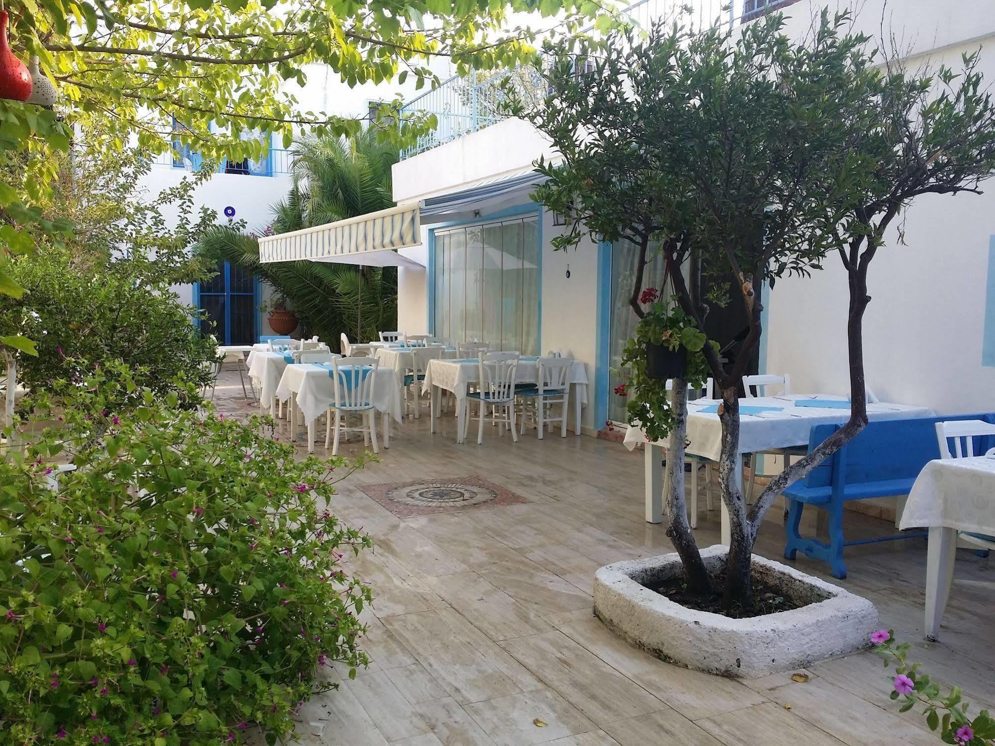 Esmana Hotel Bitez Buitenkant foto